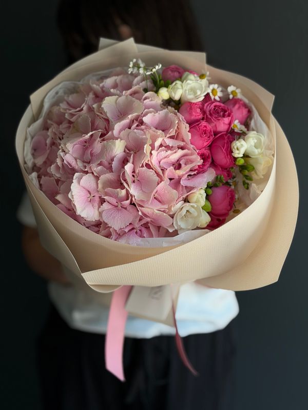 Hydrangea, spray rose and freesia bouquet «Ophelia»