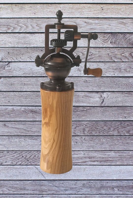 Moulin à poivre antique