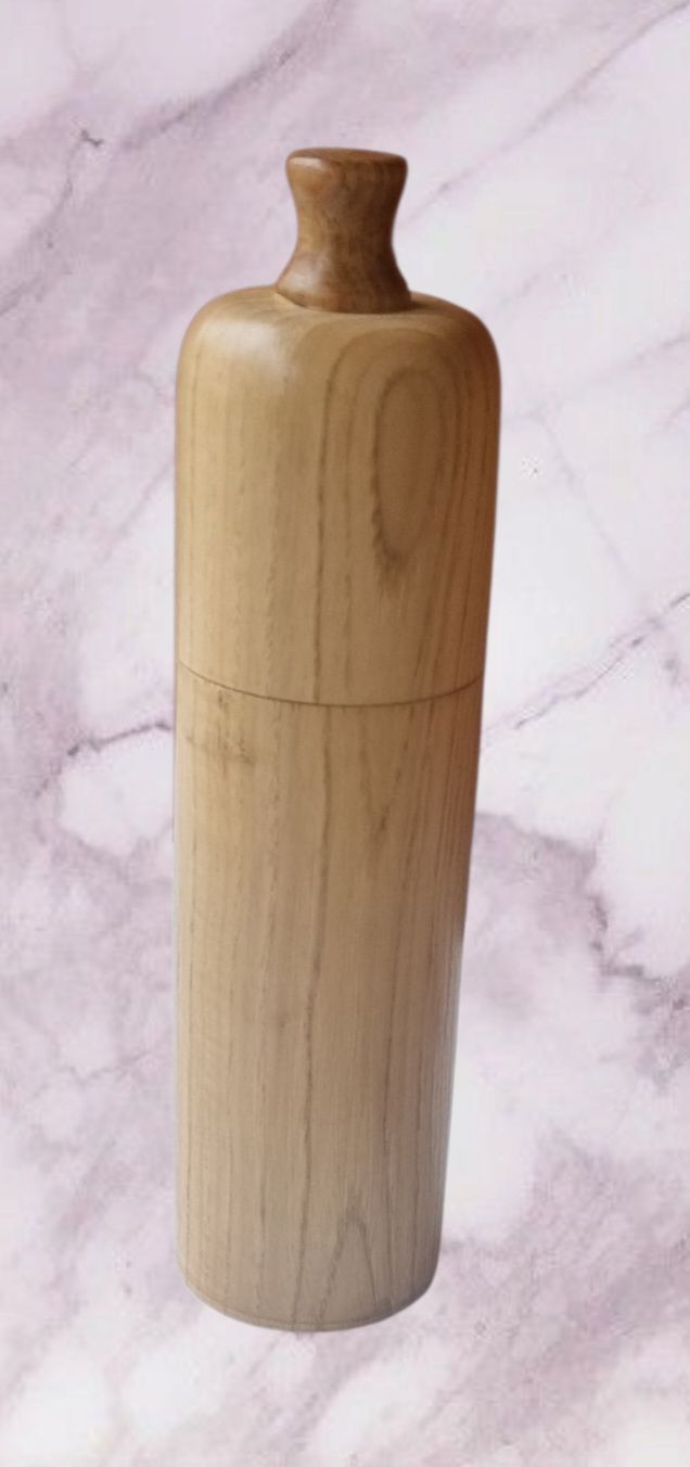 Moulin à poivre en châtaignier