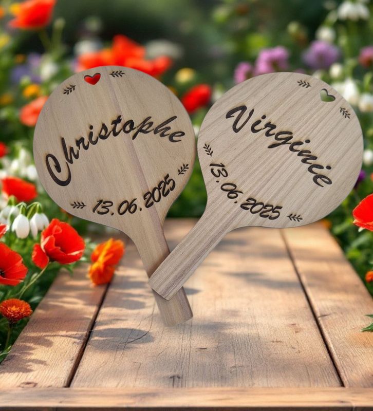 Jeu de mariage en bois.