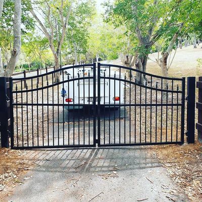 CUSTOM GATES AND PANELS