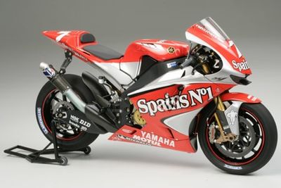 Tamiya 1/12 Yamaha YZR-M1 2004 MotoGP 14100