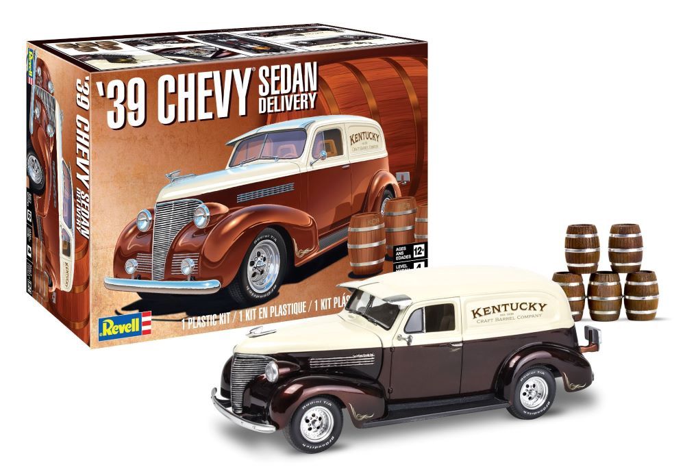Revell 1/24 &#39;39 Chevy Sedan Delivery w/Barrels 14529