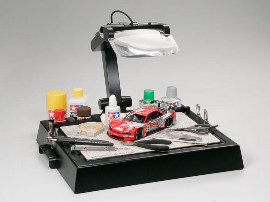 Tamiya Work Stand w/Magnifying Lens 74064