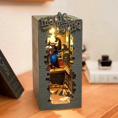 Rolife Book Nook Magic House TGB03