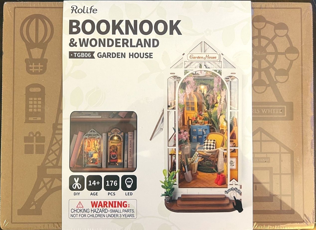 Rolife Book Nook Garden House TGB06