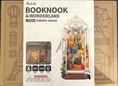 Rolife Book Nook Garden House TGB06