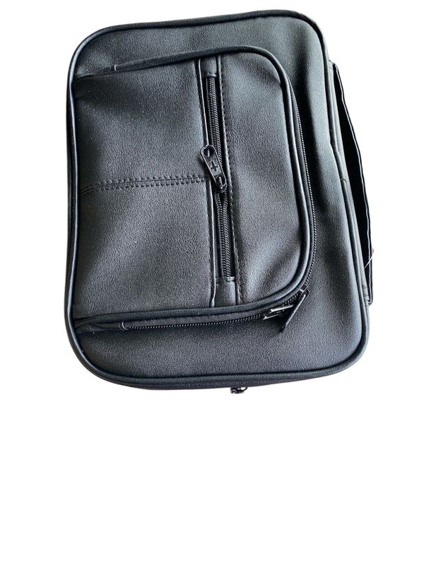black Deluxe Organizer w/study kit bible cover