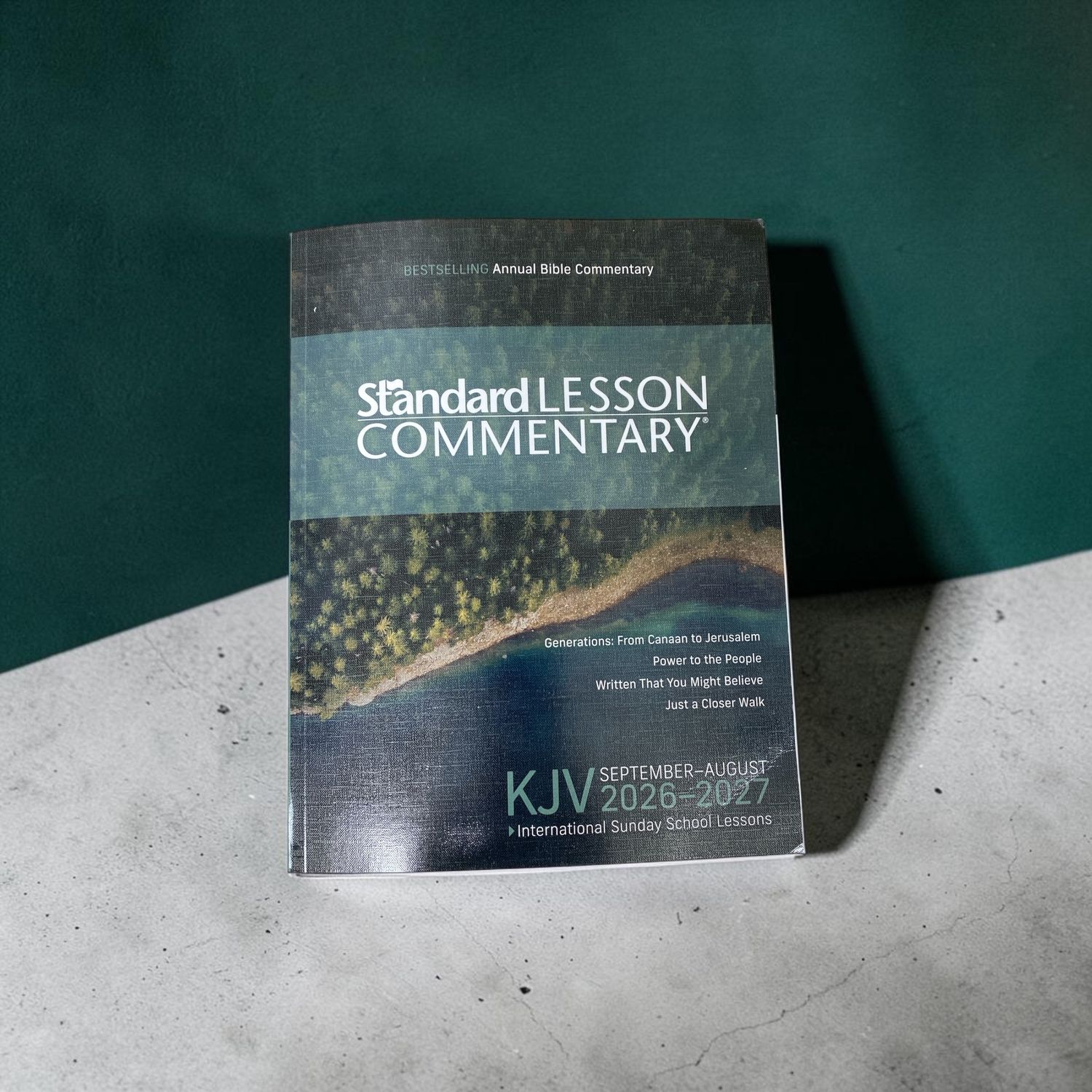 Standard Lesson Commentary Large Print