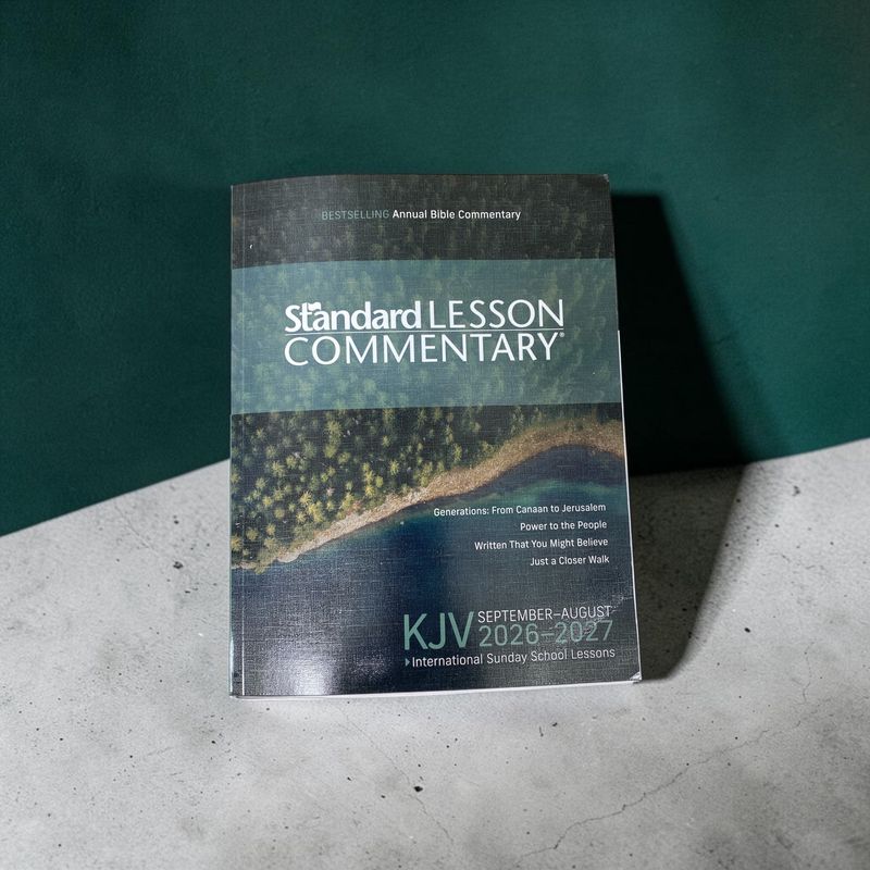 Standard Lesson Commentary Large Print