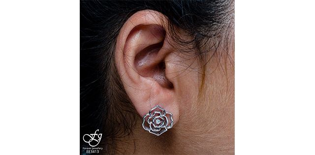 Maple Leaf Forever Sterling Silver .02TW Diamond Earrings EE3413
