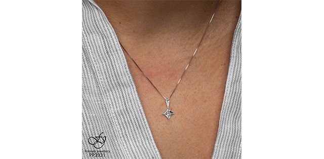 Maple Leaf Forever 10KW .04TW Diamond Necklace PP3931