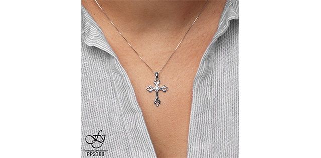 Maple Leaf Forever 10KW .05TW Diamond Cross Necklace PP2388