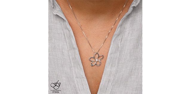 Maple Leaf Forever Sterling Silver .11TW  Diamond Flower Necklace PP3096