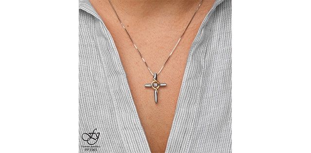 Maple Leaf Forever 10KY &amp; Sterling Silver .06TW Diamond Necklace PP3565