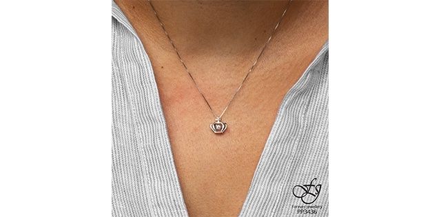 Maple Leaf Forever 10KW .02TW Diamond Necklace PP3436