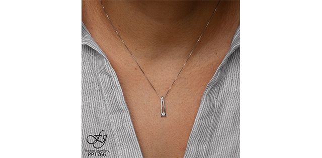 Maple Leaf Forever 10KW .08TW Diamond Necklace PP1766