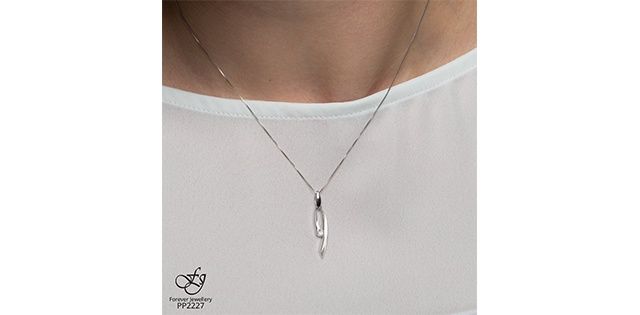 Maple Leaf Forever 10KW .10TW Diamond Necklace PP2227