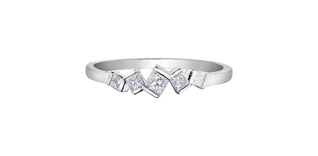I Am Canadian 10KW .25TW Diamond Ring R52F12