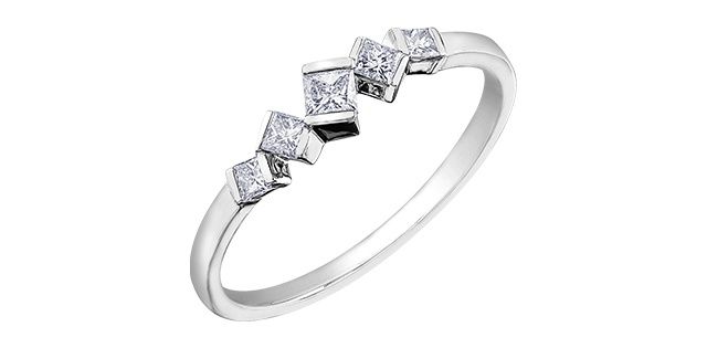 I Am Canadian 10KW .25TW Diamond Ring R52F12