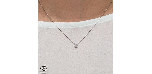 Maple Leaf Forever 10KW .10TW Diamond Necklace PP1355