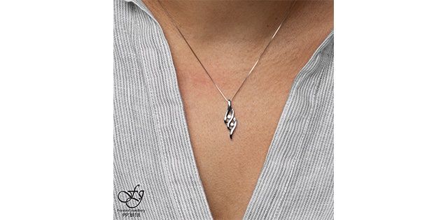 Maple Leaf Forever 10KW .10TW Diamond Necklace PP3818
