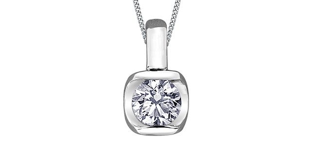 Maple Leaf Forever Diamond Necklace 10KW .15TW 50015