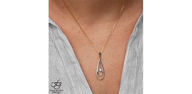 Maple Leaf Forever 10KYW .10TW Diamond Necklace PP2162
