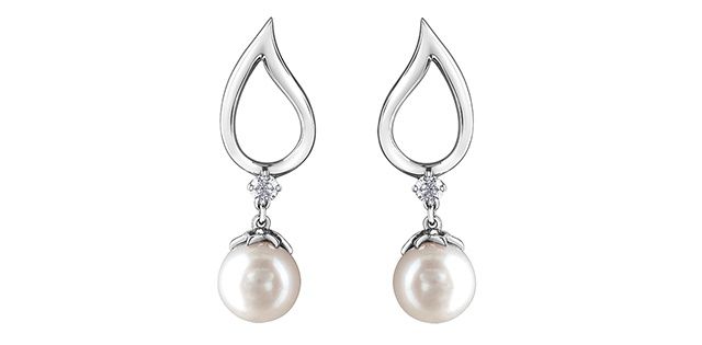 Maple Leaf 10KW .045TW Pearl &amp; Diamond Earrings EE4378