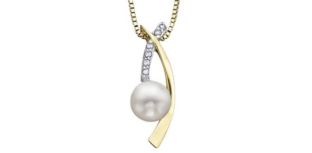 Corona Pearl &amp; Diamond 10KY .03TW Necklace PP2341