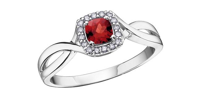 Corona Garnet 10KW Gemstone Ring R51Y64