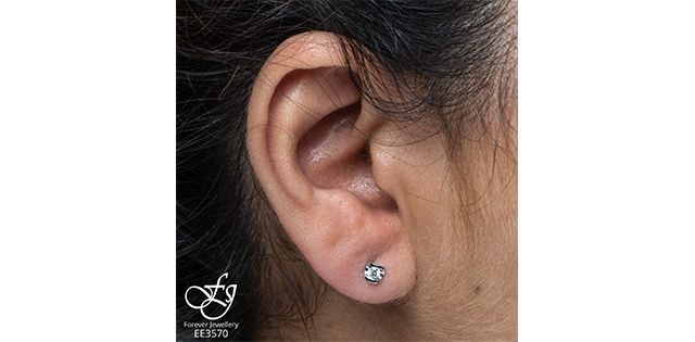 Maple Leaf Forever 10KW .15TW Diamond Earrings EE3570