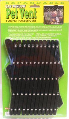 Expandable window vent for pet passengers