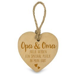 Opa &amp; Oma  - Houten Engeltje met Koordje     15 x 2.5 x 20 cm   € 1.99