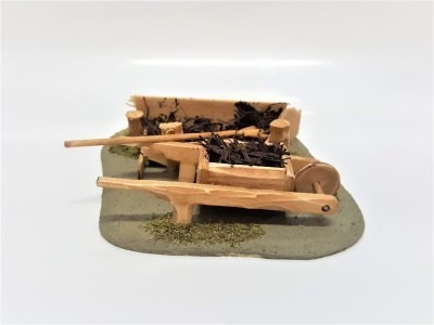 Kruiwagen met mesthoop 13 x 13 x 3 cm   lxbxh