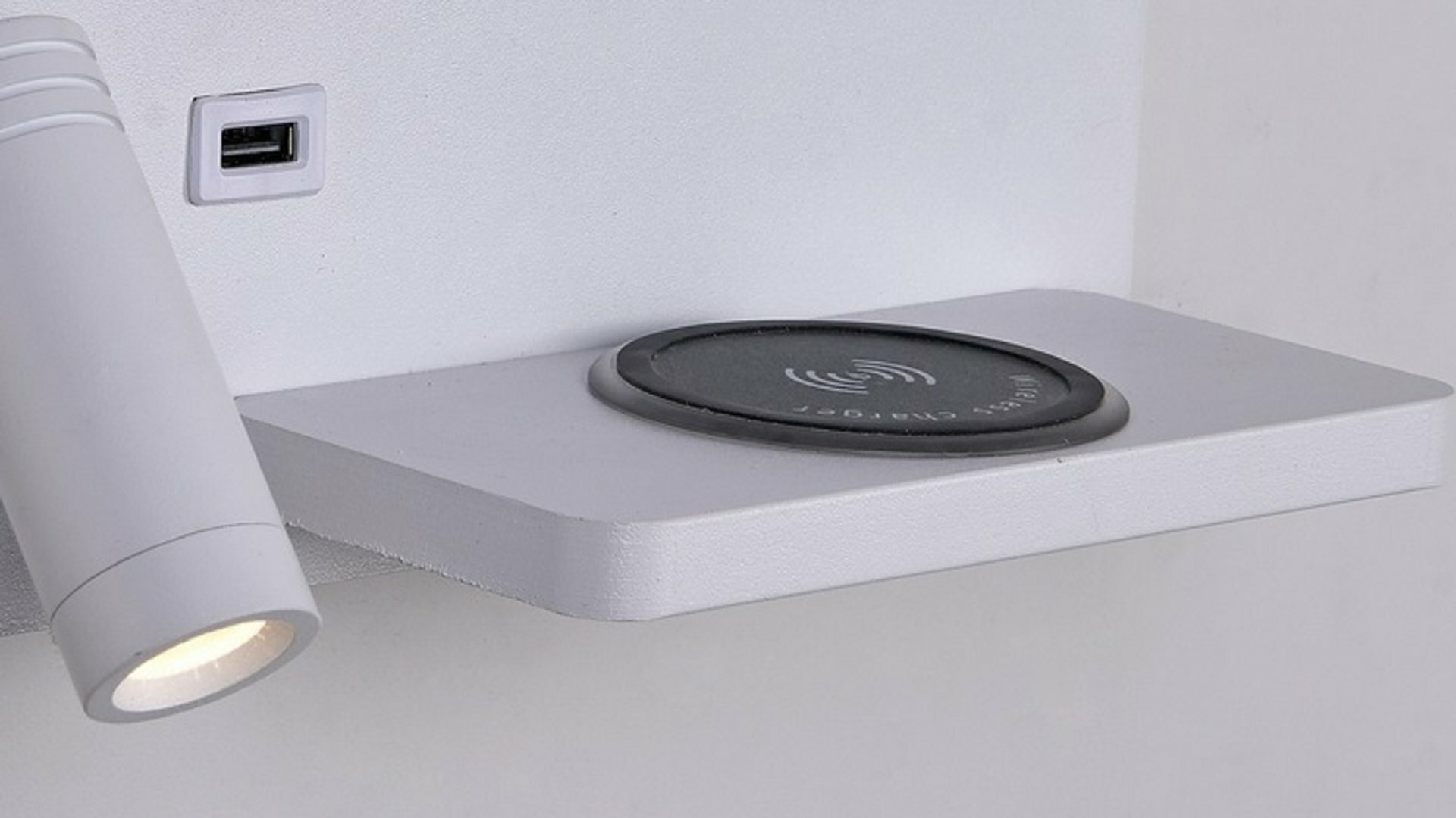 Бра с беспроводной зарядкой для телефона и USB