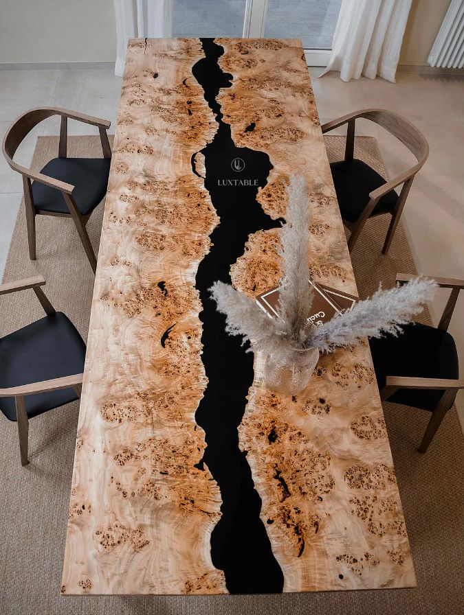 ​Стіл Neosa з 10 стільцями у комплекті