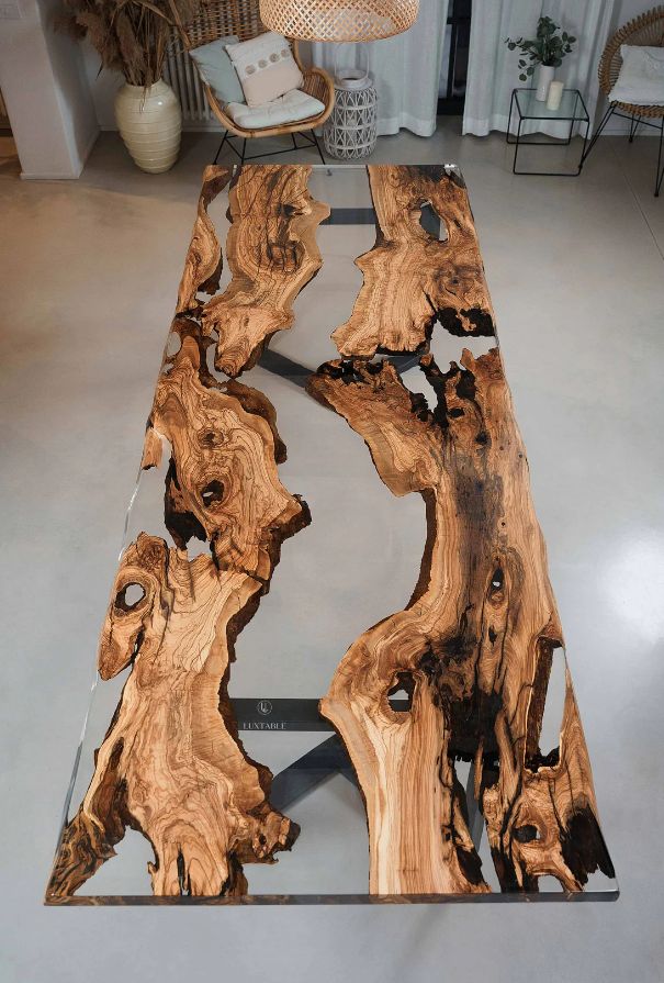 Стіл Кante з оливкового дерева