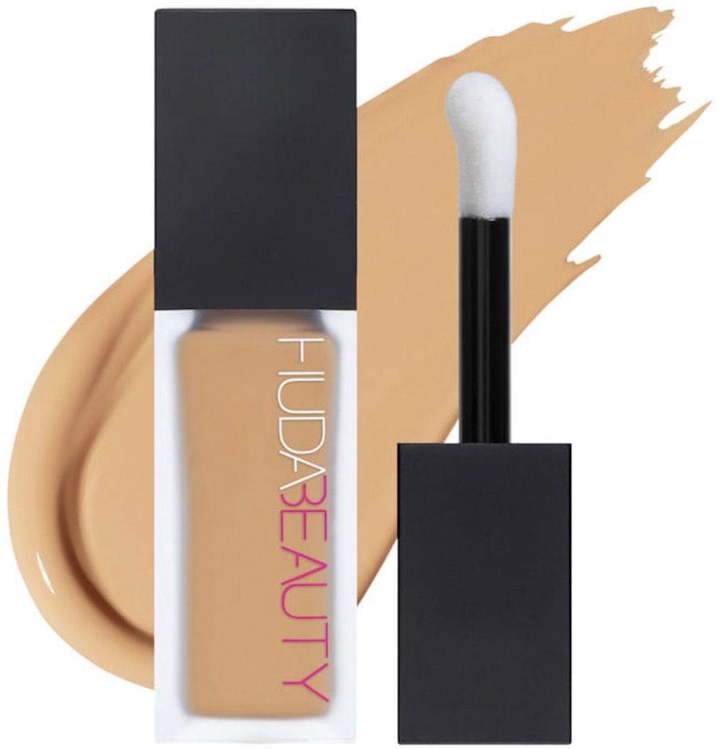 Huda Beauty - #FauxFilter Luminous Matte Buildable Coverage Crease Proof Concealer | Granola 4.5 Golden - medium skin tones with golden undertones (huda’s shade)