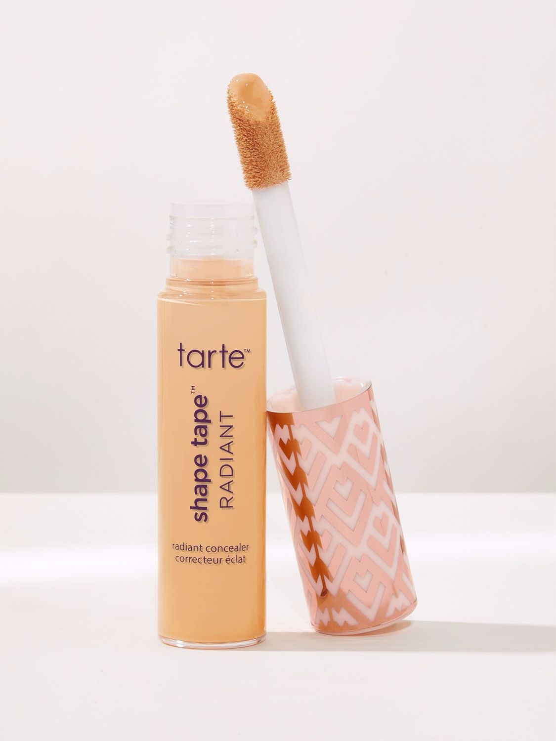 Tarte - shape tape™ radiant medium coverage concealer | 27S Light-Medium Sand