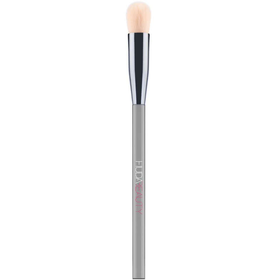 Huda Beauty - Conceal &amp; Blend Makeup Brush