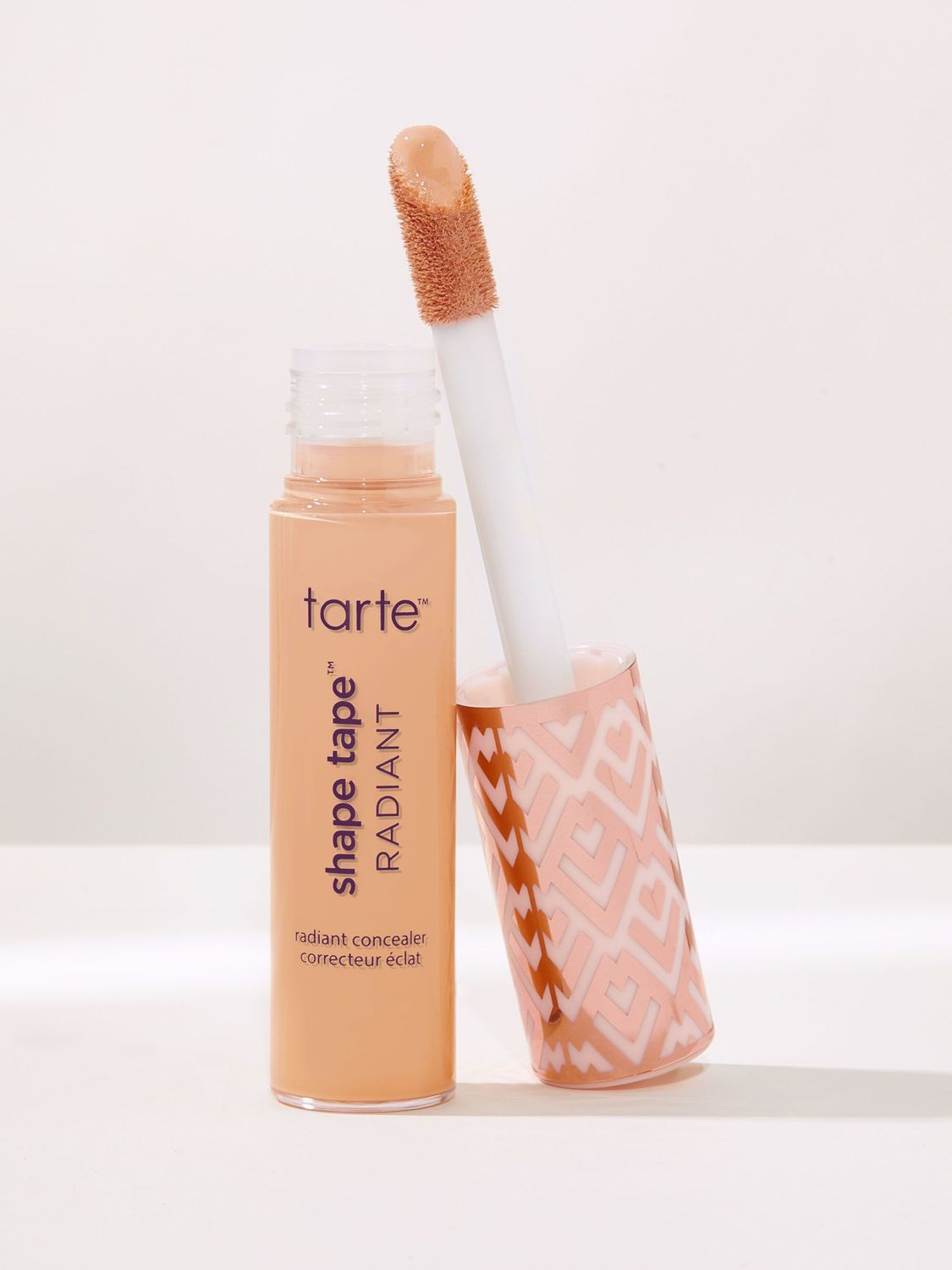Tarte - shape tape™ radiant medium coverage concealer | 27H Light-Medium Honey