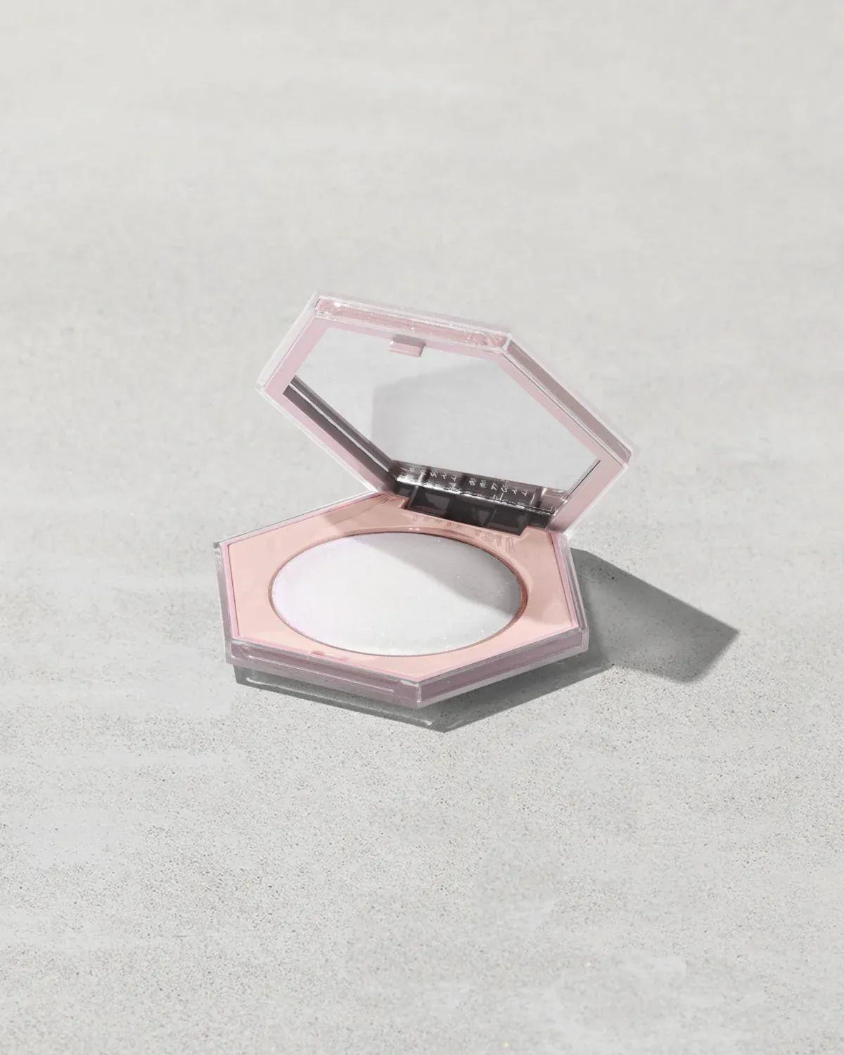Fenty Beauty - Diamond  Bomb All Over Diamond Veil | Pink Ice 04