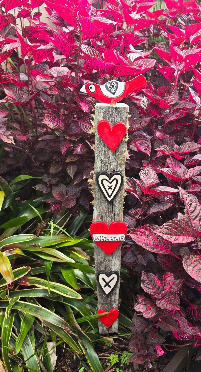 Red Whanau totara  post