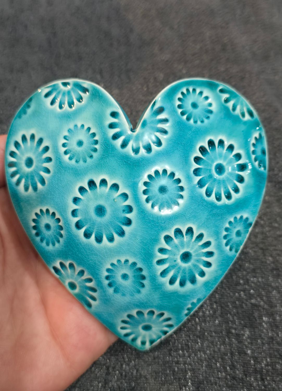 Curved  Aqua heart