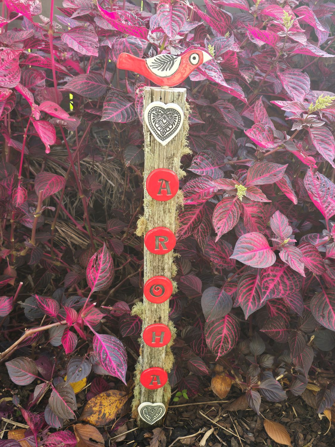 Red aroha post