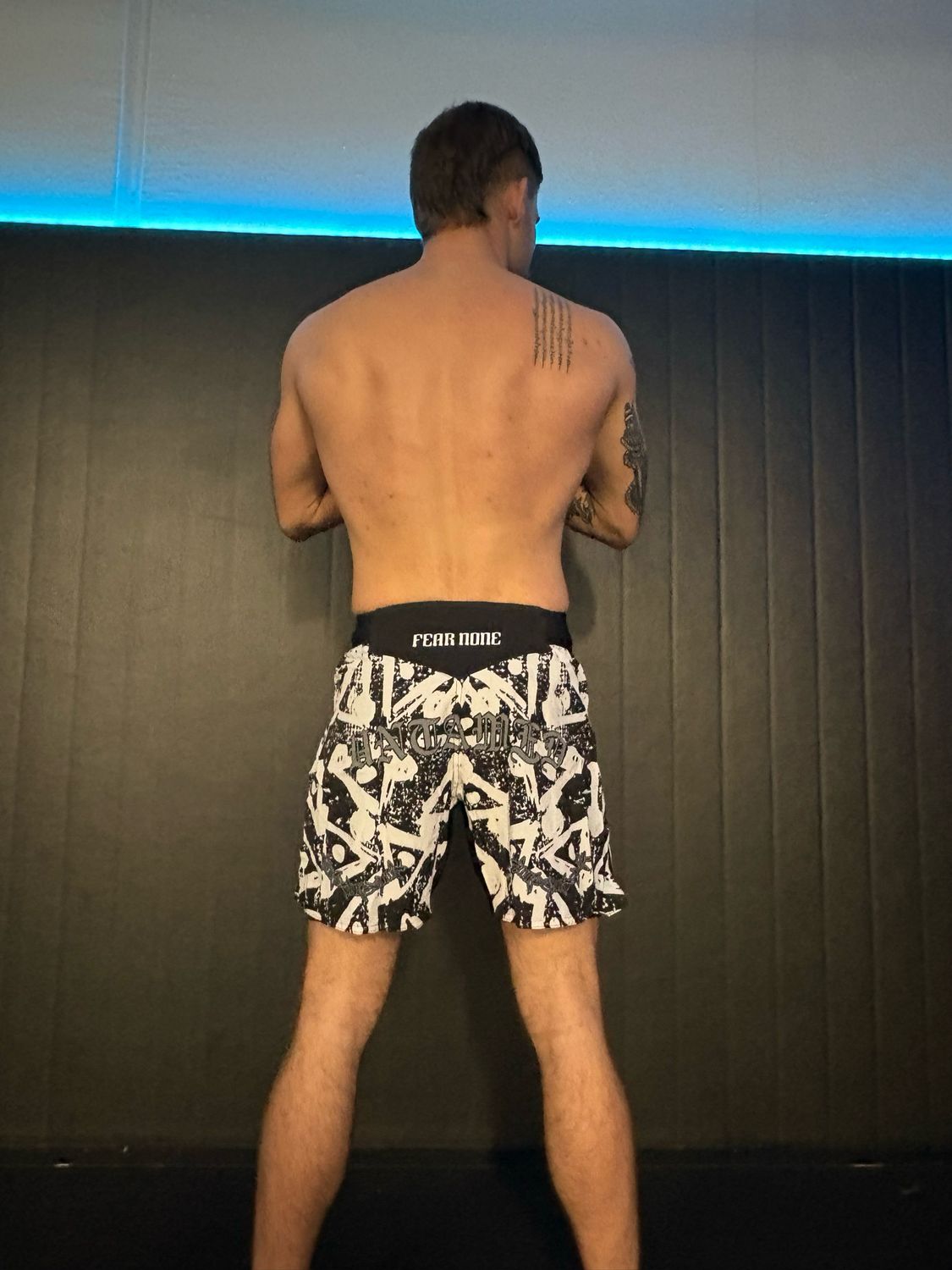“FEAR NONE” HIGH CUT MMA SHORTS “grey”