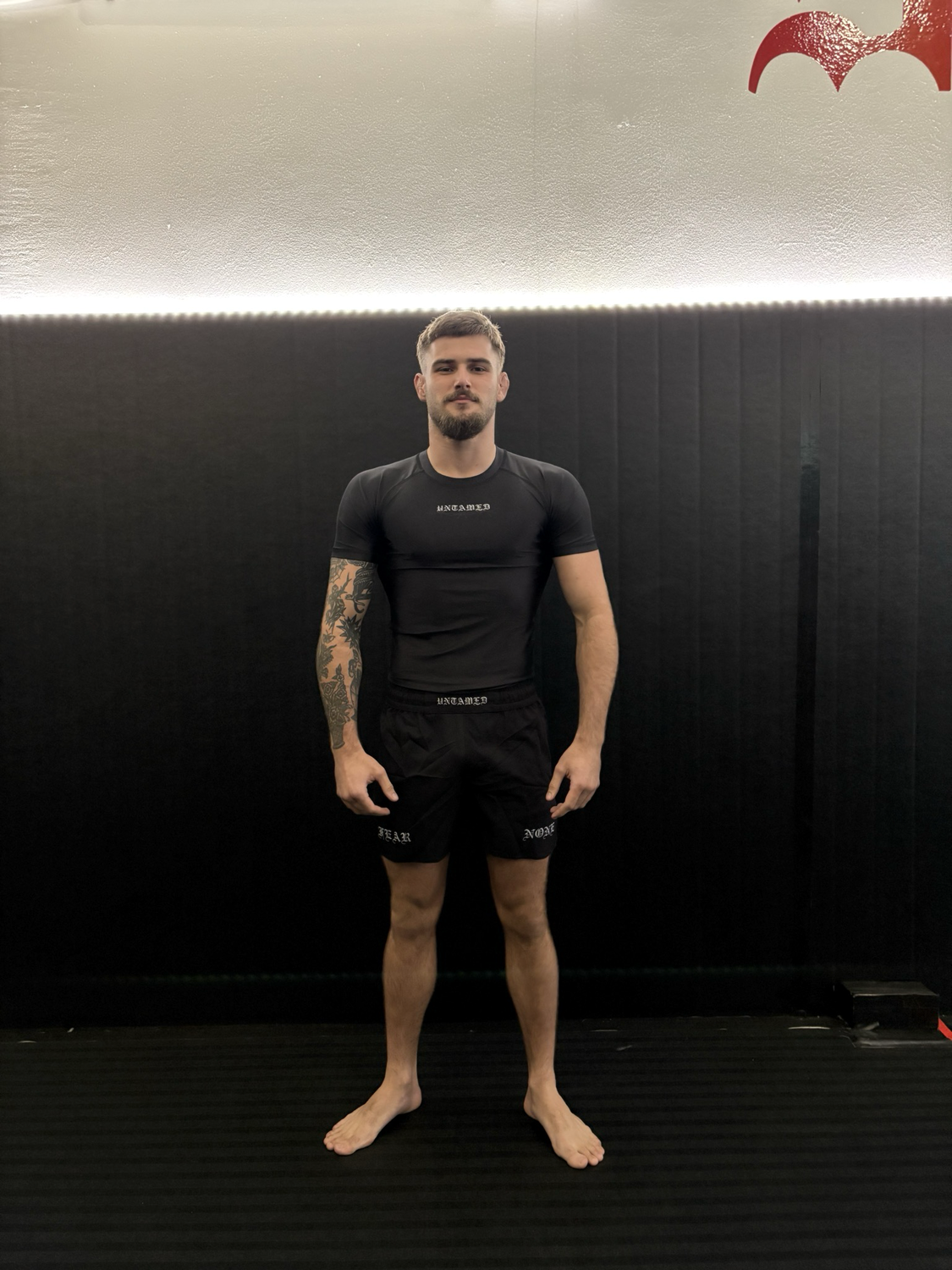“BARBED WIRE” RASHGUARD