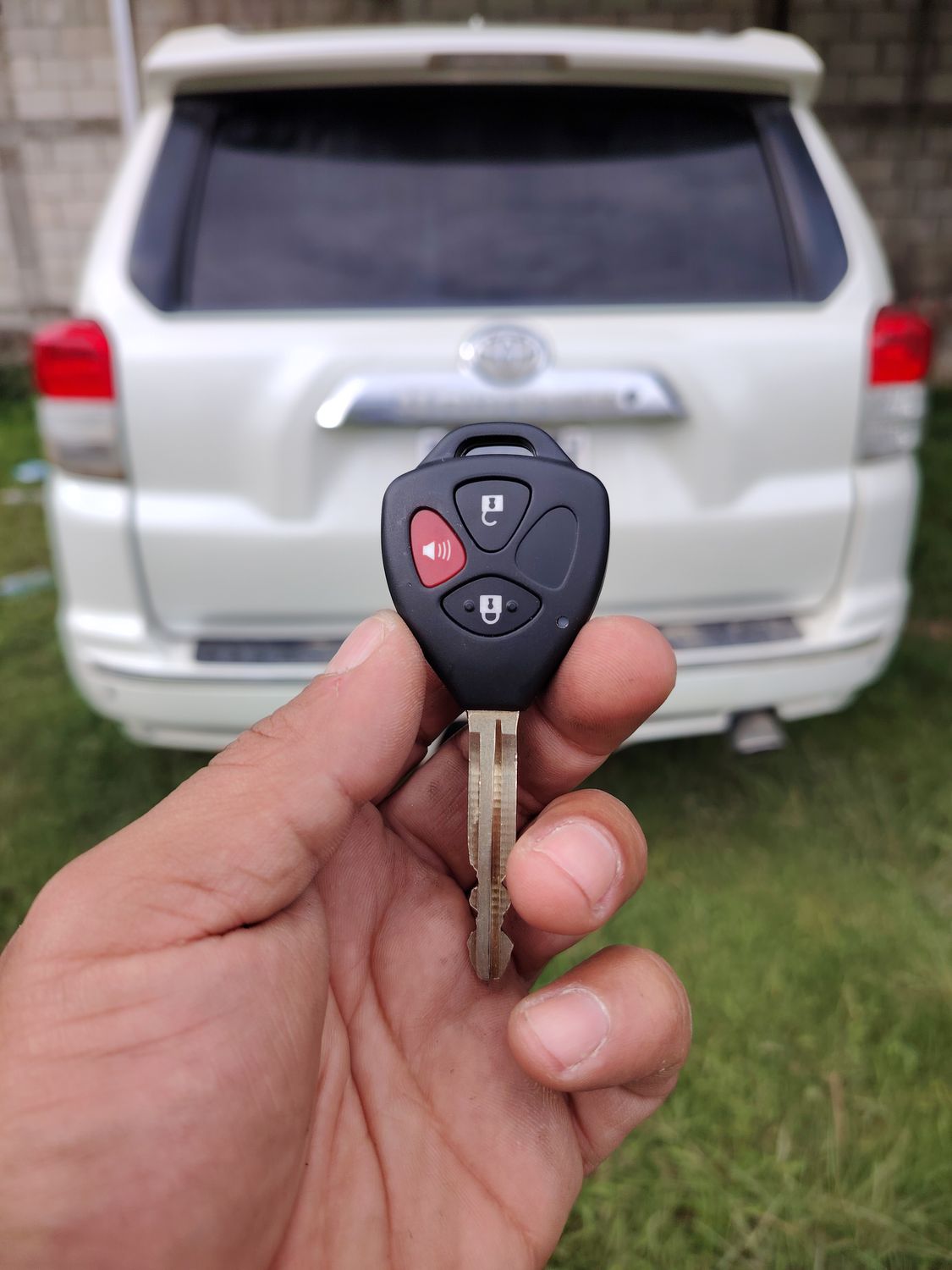 Programación de llave con Chip y Control, Toyota Runner 2016 realizado en Quetzaltenango
