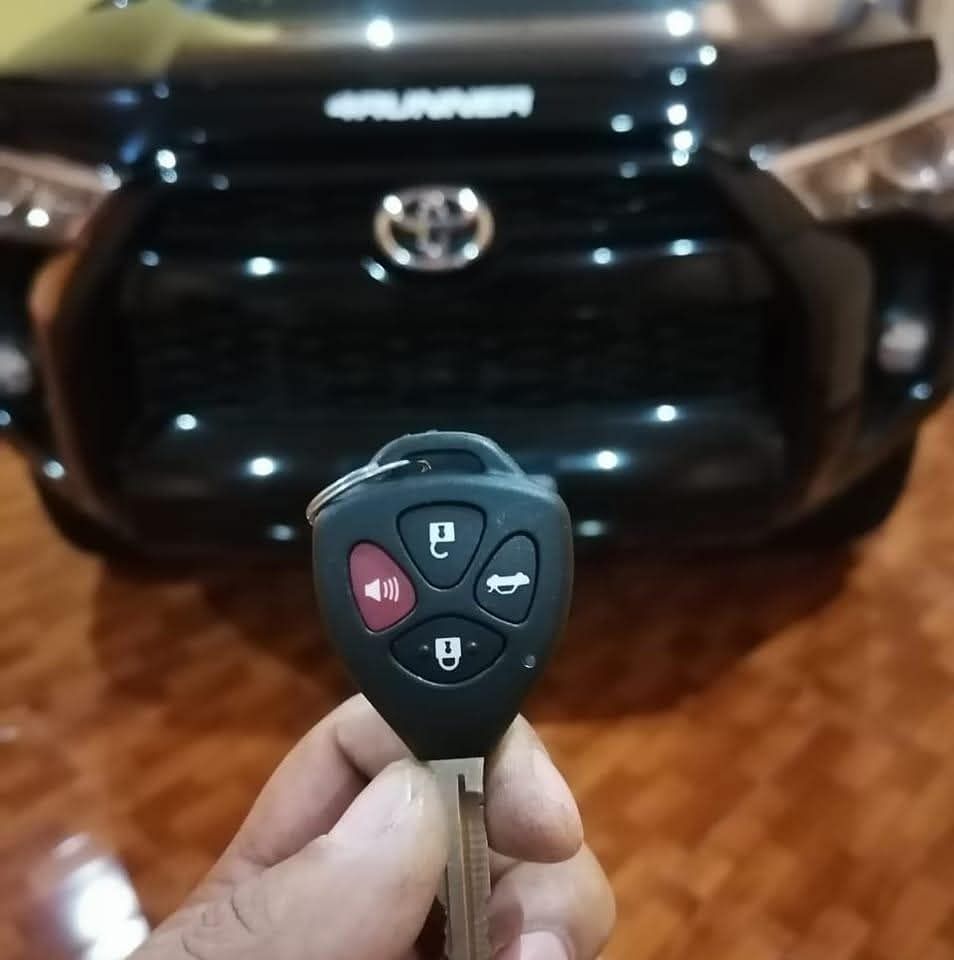 Cerrajería programación de  llave con chip y control para cualquier vehículo,